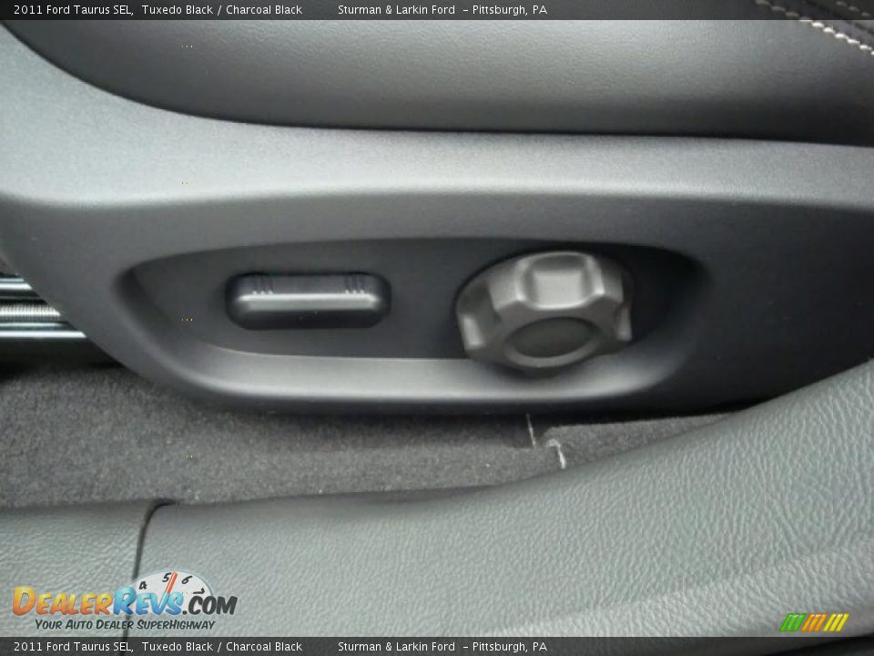2011 Ford Taurus SEL Tuxedo Black / Charcoal Black Photo #17