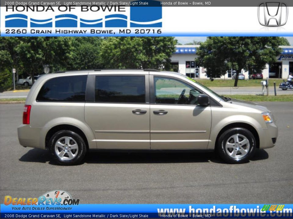 2008 Dodge Grand Caravan SE Light Sandstone Metallic / Dark Slate/Light Shale Photo #2
