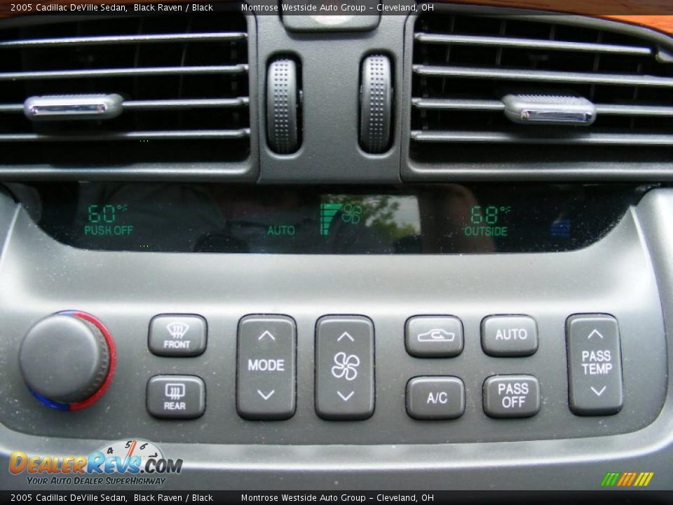 2005 Cadillac DeVille Sedan Black Raven / Black Photo #21