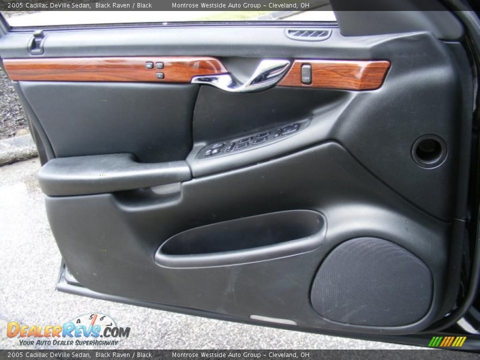 2005 Cadillac DeVille Sedan Black Raven / Black Photo #24
