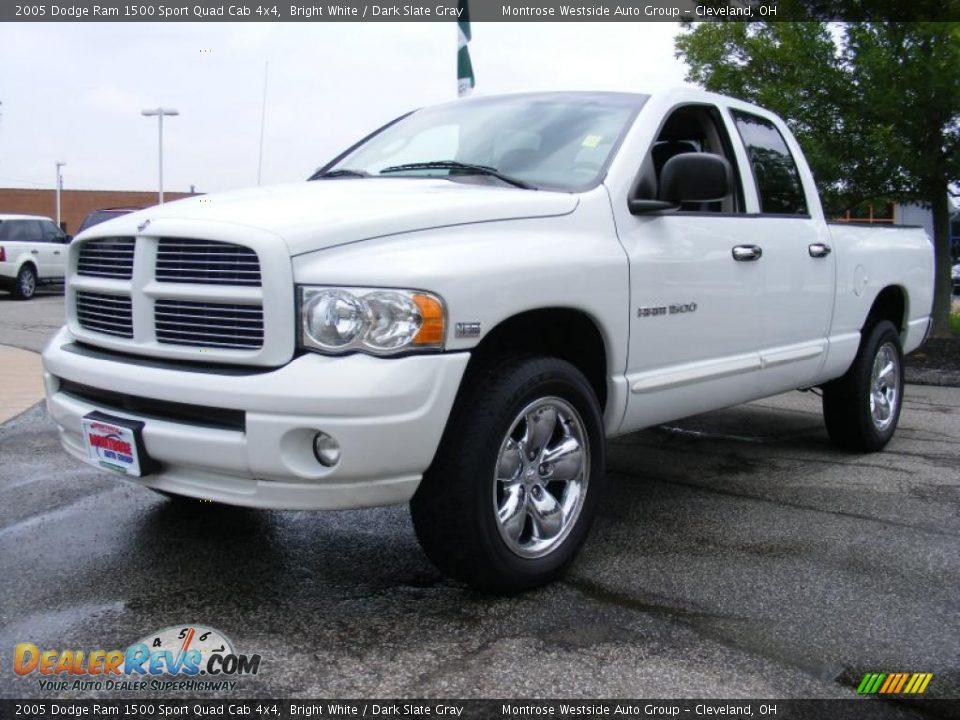 2005 Dodge Ram 1500 Sport Quad Cab 4x4 Bright White / Dark Slate Gray Photo #1