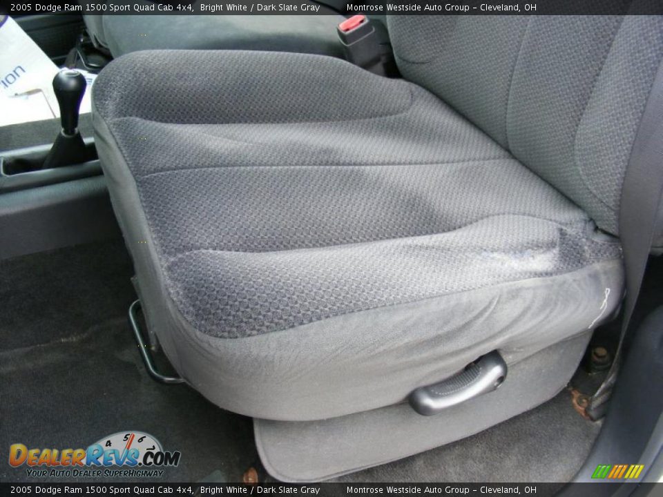 2005 Dodge Ram 1500 Sport Quad Cab 4x4 Bright White / Dark Slate Gray Photo #10