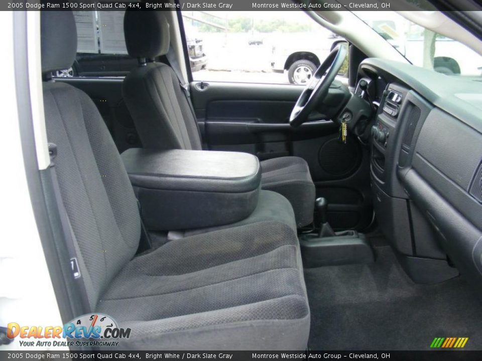 2005 Dodge Ram 1500 Sport Quad Cab 4x4 Bright White / Dark Slate Gray Photo #13