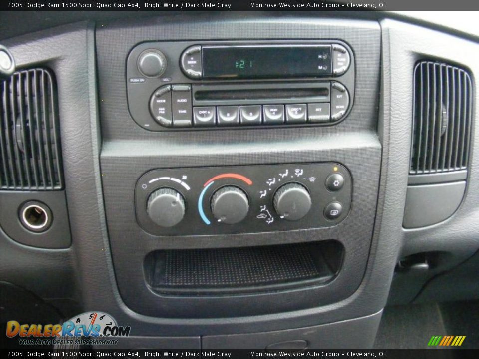 2005 Dodge Ram 1500 Sport Quad Cab 4x4 Bright White / Dark Slate Gray Photo #19