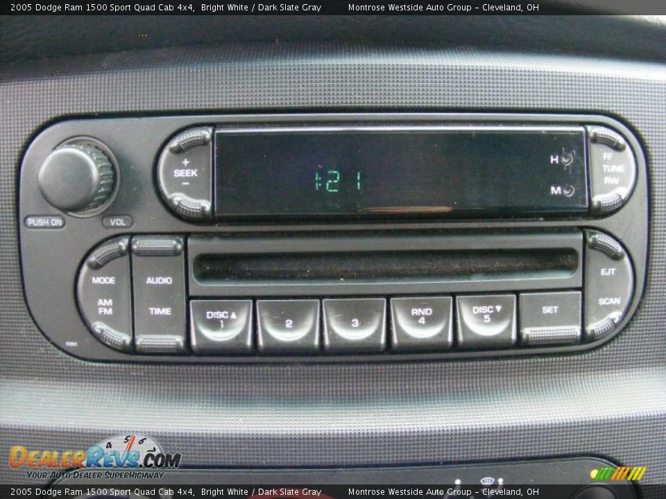 2005 Dodge Ram 1500 Sport Quad Cab 4x4 Bright White / Dark Slate Gray Photo #20