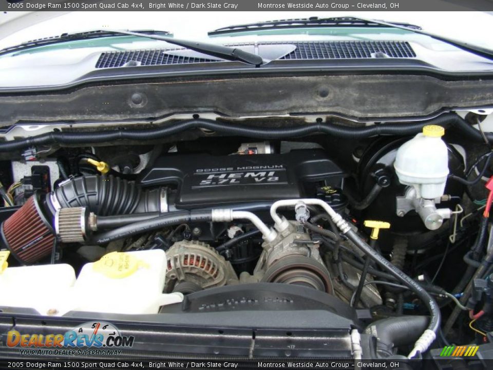 2005 Dodge Ram 1500 Sport Quad Cab 4x4 Bright White / Dark Slate Gray Photo #30