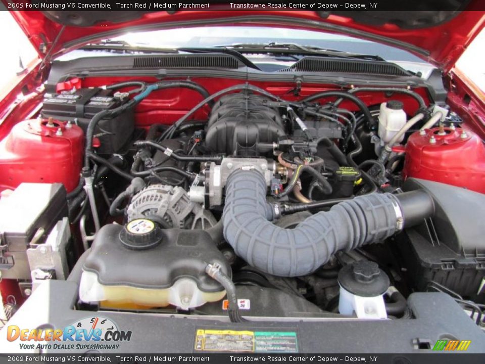 2009 Ford Mustang V6 Convertible Torch Red / Medium Parchment Photo #21