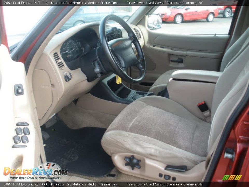 2001 Ford Explorer XLT 4x4 Toreador Red Metallic / Medium Prairie Tan Photo #2