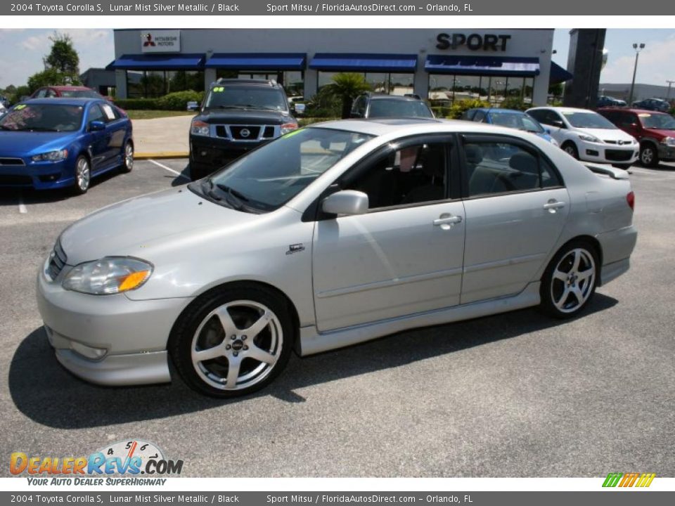 Front 3/4 View of 2004 Toyota Corolla S Photo #3