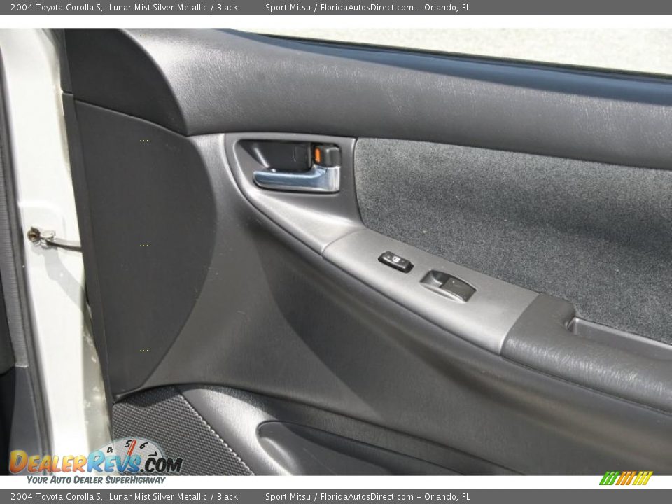 2004 Toyota Corolla S Lunar Mist Silver Metallic / Black Photo #21