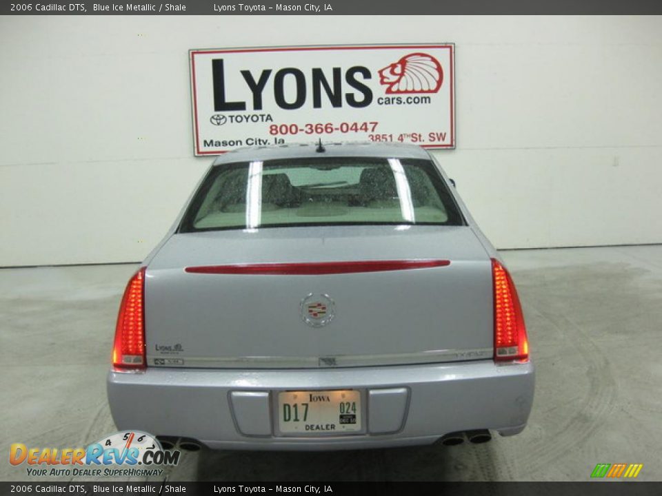 2006 Cadillac DTS Blue Ice Metallic / Shale Photo #17