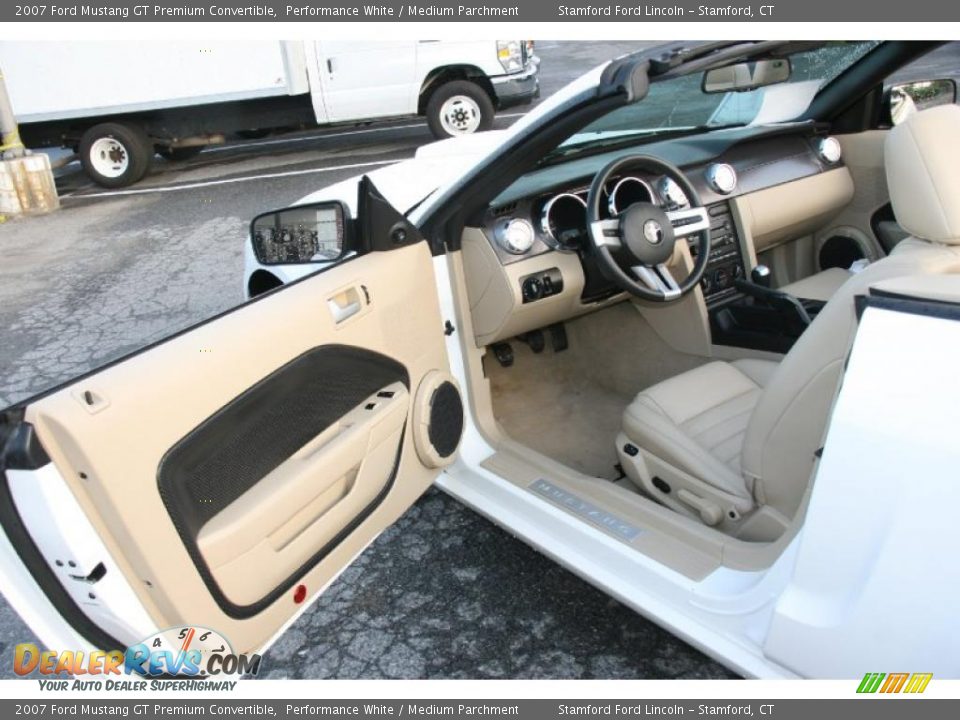 2007 Ford Mustang GT Premium Convertible Performance White / Medium Parchment Photo #11