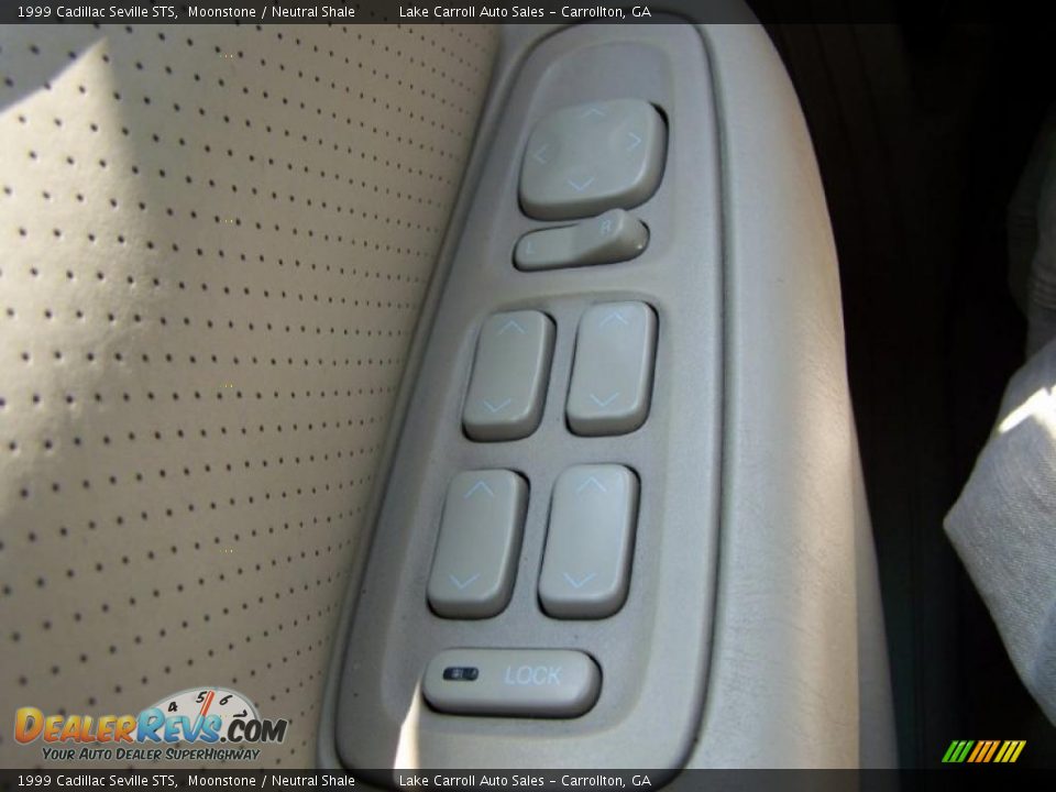 1999 Cadillac Seville STS Moonstone / Neutral Shale Photo #25