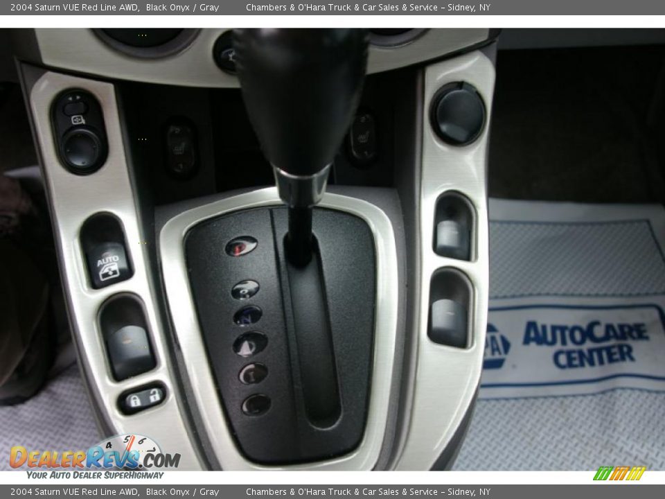 2004 Saturn VUE Red Line AWD Black Onyx / Gray Photo #7