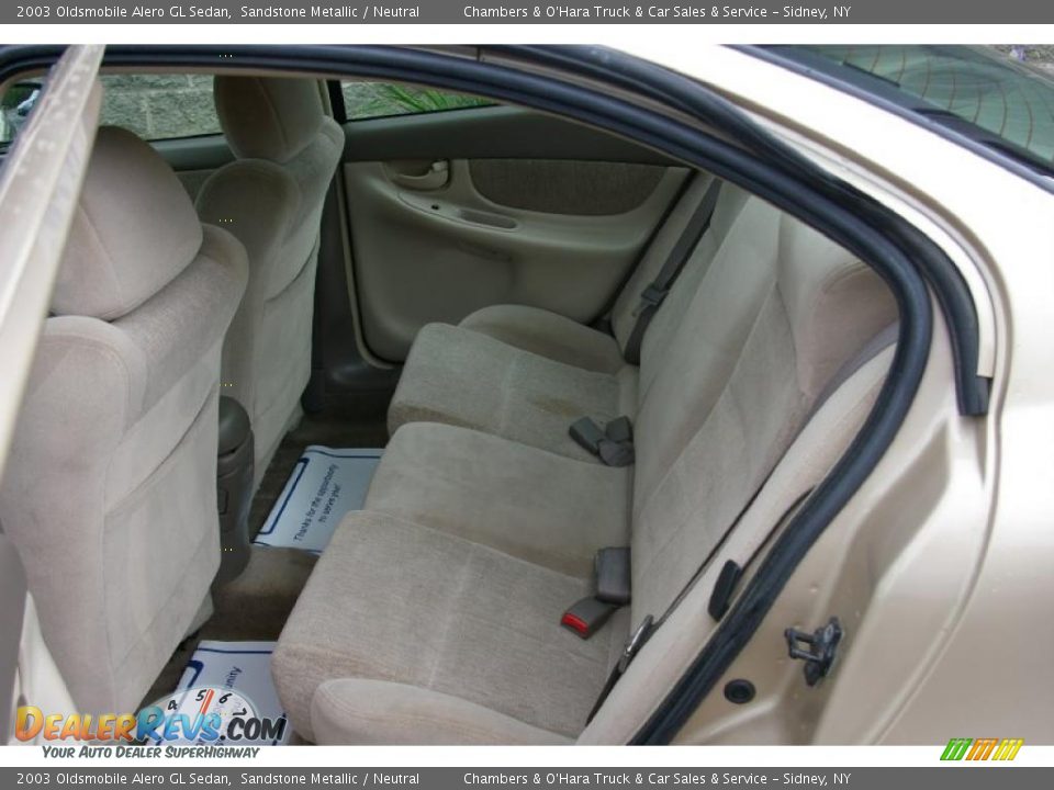 2003 Oldsmobile Alero GL Sedan Sandstone Metallic / Neutral Photo #9