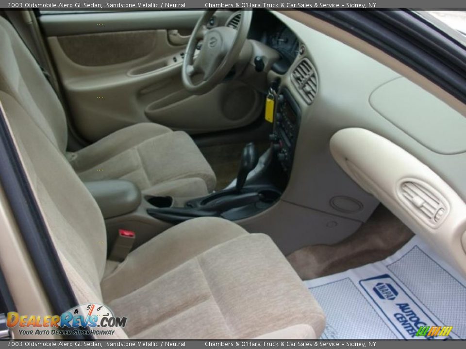 2003 Oldsmobile Alero GL Sedan Sandstone Metallic / Neutral Photo #13