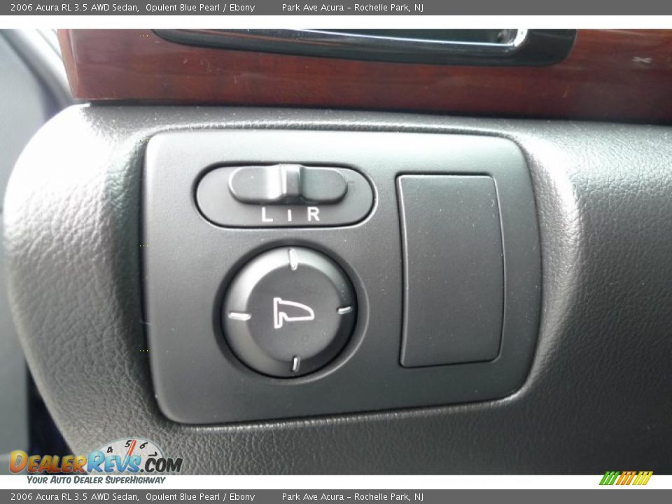 2006 Acura RL 3.5 AWD Sedan Opulent Blue Pearl / Ebony Photo #36