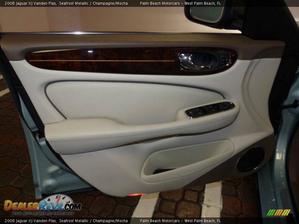 2008 Jaguar XJ Vanden Plas Seafrost Metallic / Champagne/Mocha Photo #19