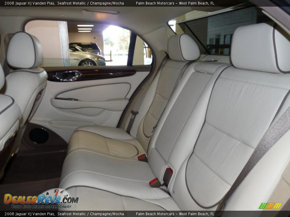 2008 Jaguar XJ Vanden Plas Seafrost Metallic / Champagne/Mocha Photo #24