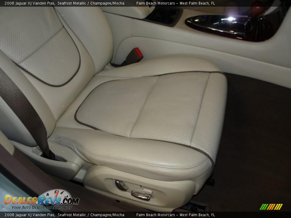 2008 Jaguar XJ Vanden Plas Seafrost Metallic / Champagne/Mocha Photo #33