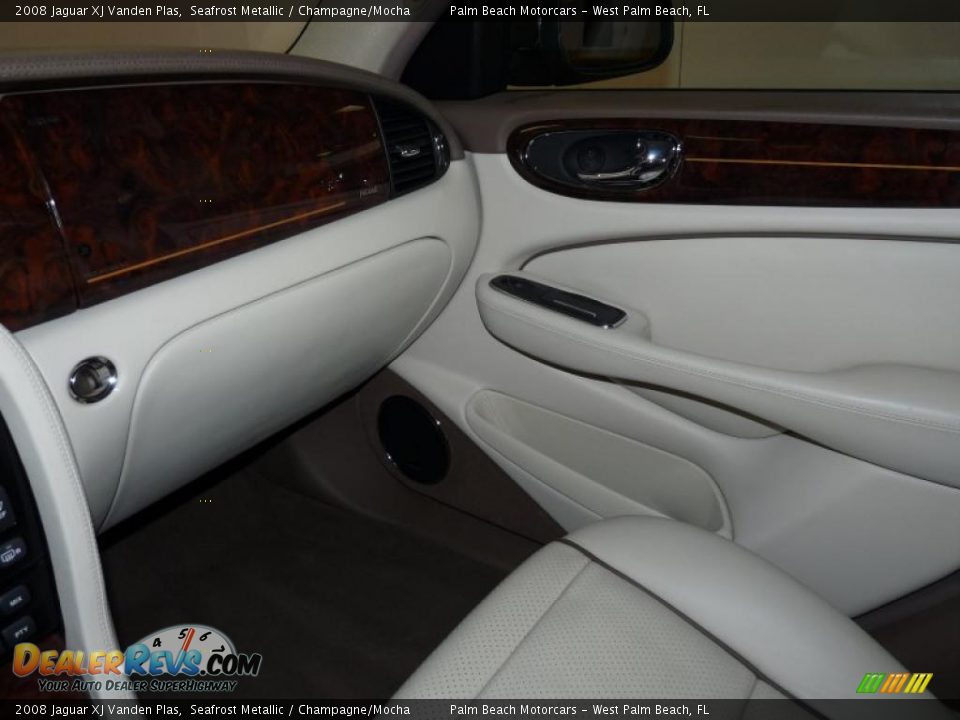 2008 Jaguar XJ Vanden Plas Seafrost Metallic / Champagne/Mocha Photo #34