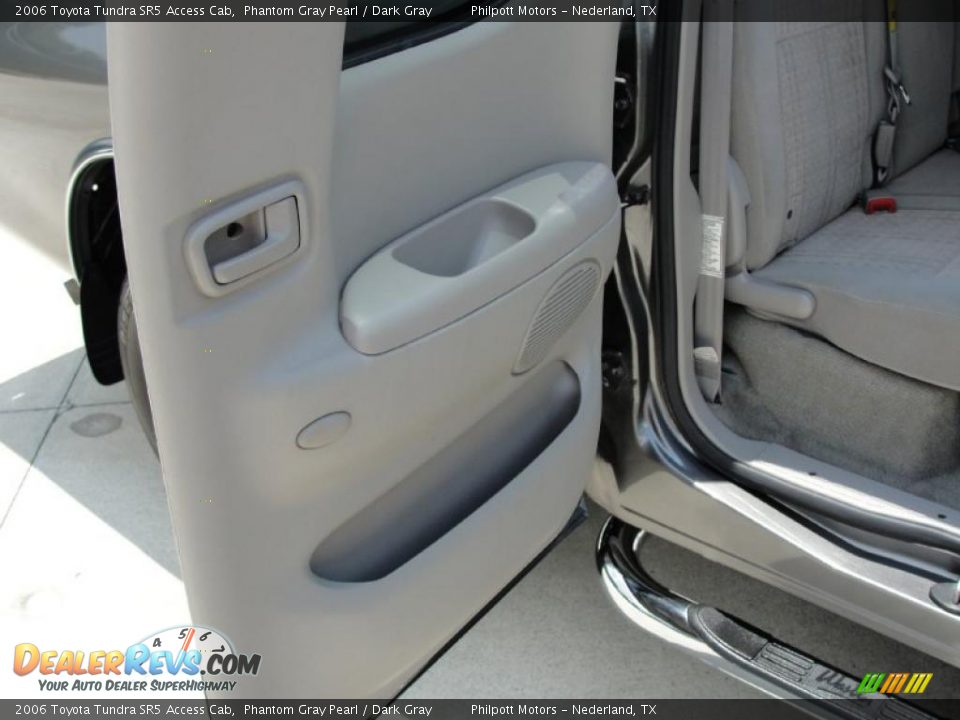 2006 Toyota Tundra SR5 Access Cab Phantom Gray Pearl / Dark Gray Photo #31