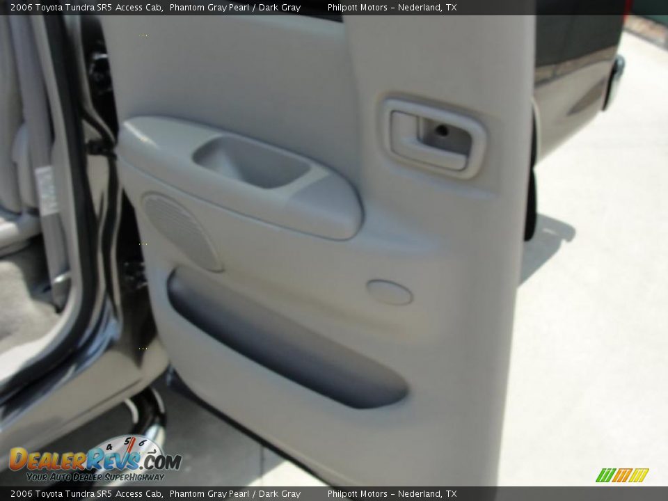 2006 Toyota Tundra SR5 Access Cab Phantom Gray Pearl / Dark Gray Photo #33