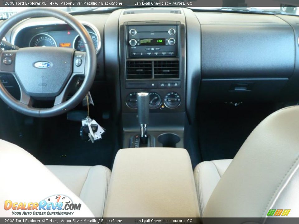 2008 Ford Explorer XLT 4x4 Vapor Silver Metallic / Black/Stone Photo #17