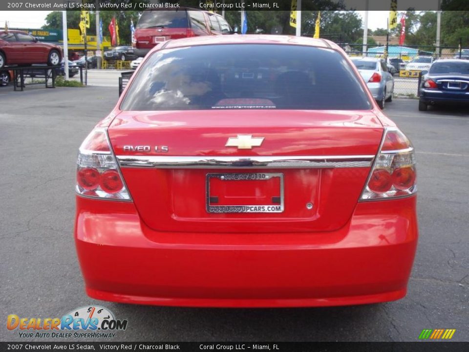 2007 Chevrolet Aveo LS Sedan Victory Red / Charcoal Black Photo #5