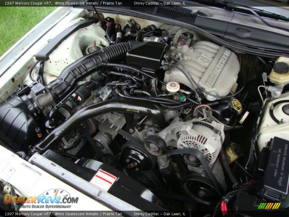 1997 Mercury Cougar XR7 White Opalescent Metallic / Prairie Tan Photo #17