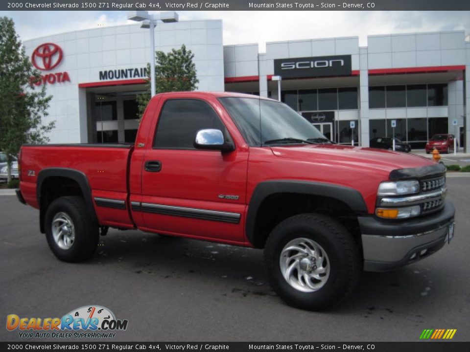 2000 Chevrolet Silverado 1500 Z71 Regular Cab 4x4 Victory Red / Graphite Photo #1