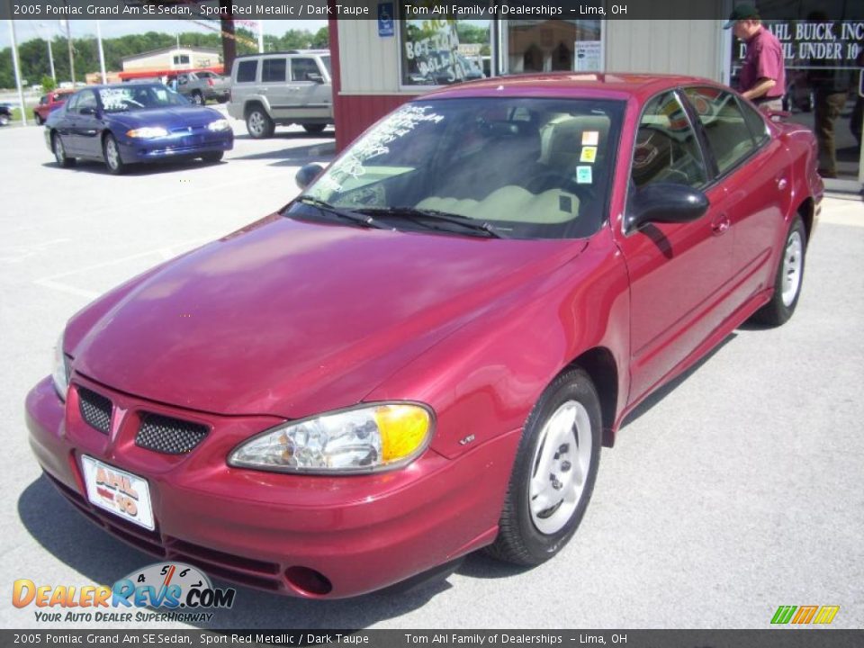 2005 Pontiac Grand Am SE Sedan Sport Red Metallic / Dark Taupe Photo #2