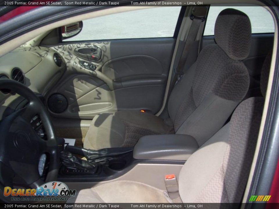 2005 Pontiac Grand Am SE Sedan Sport Red Metallic / Dark Taupe Photo #9