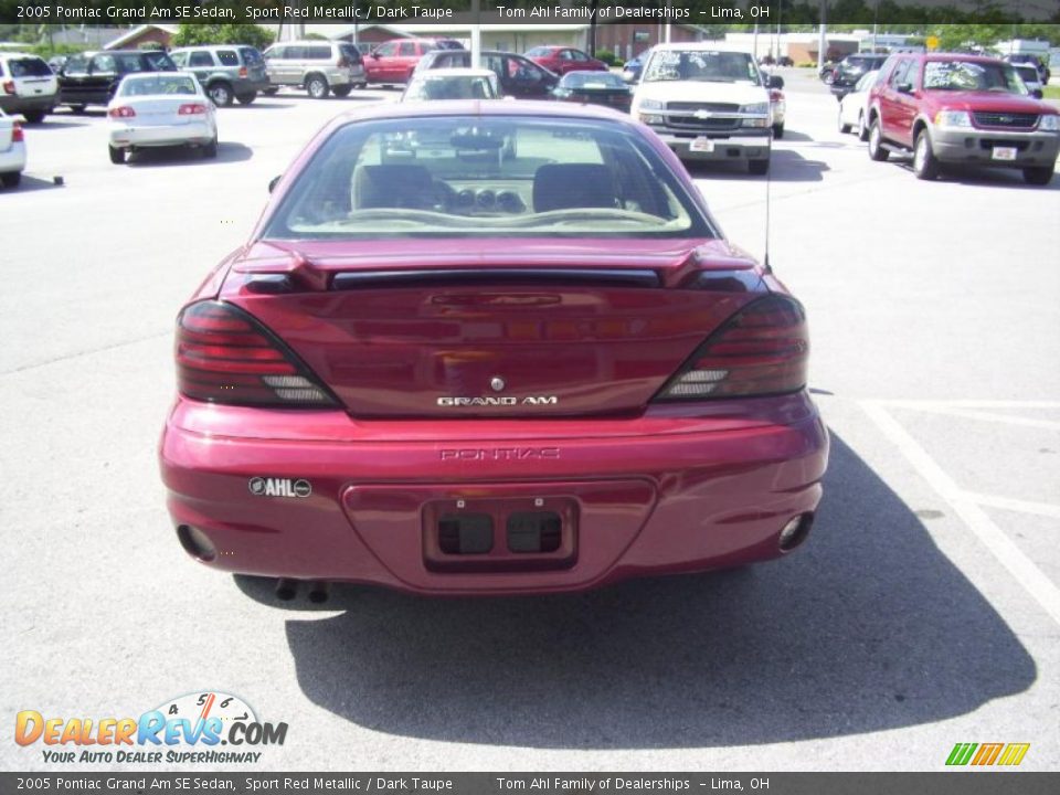2005 Pontiac Grand Am SE Sedan Sport Red Metallic / Dark Taupe Photo #12
