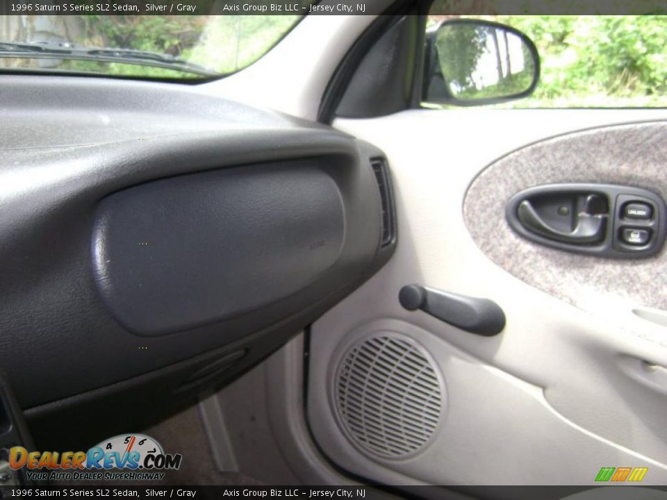 1996 Saturn S Series SL2 Sedan Silver / Gray Photo #10