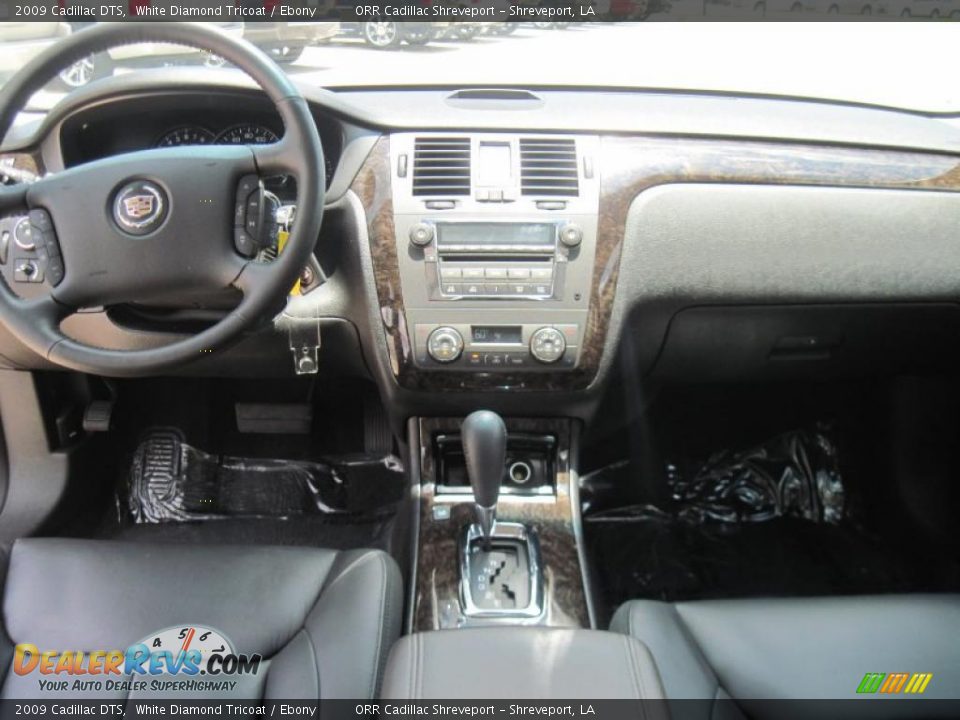 2009 Cadillac DTS White Diamond Tricoat / Ebony Photo #10