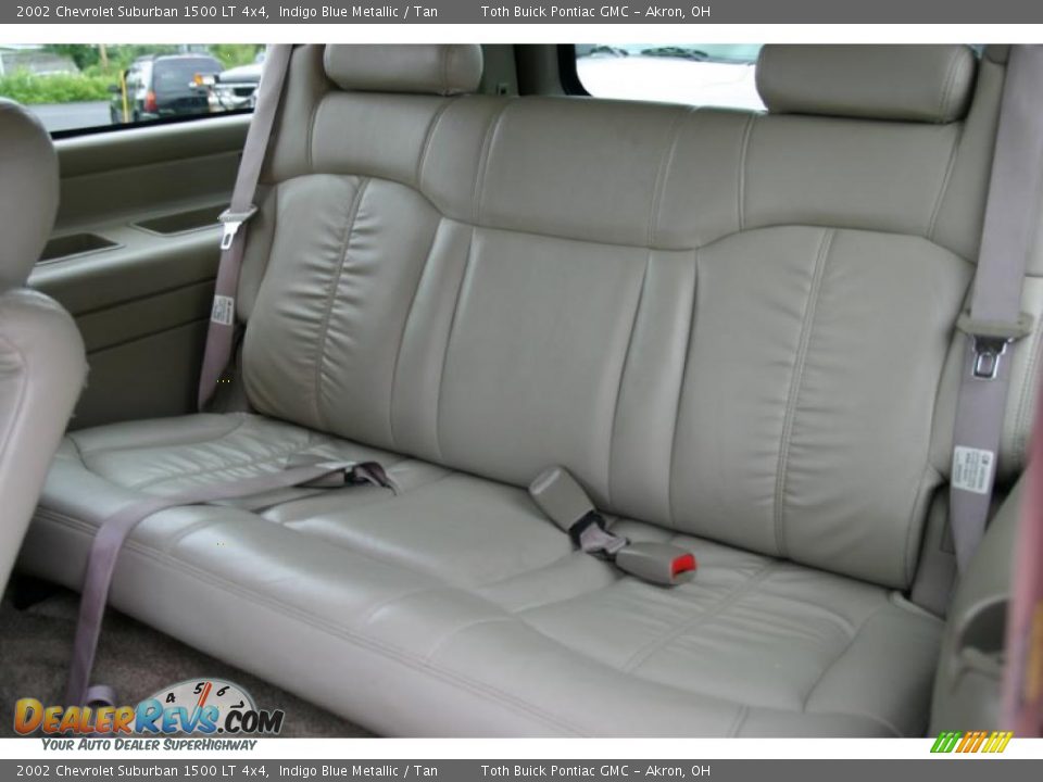 2002 Chevrolet Suburban 1500 LT 4x4 Indigo Blue Metallic / Tan Photo #16