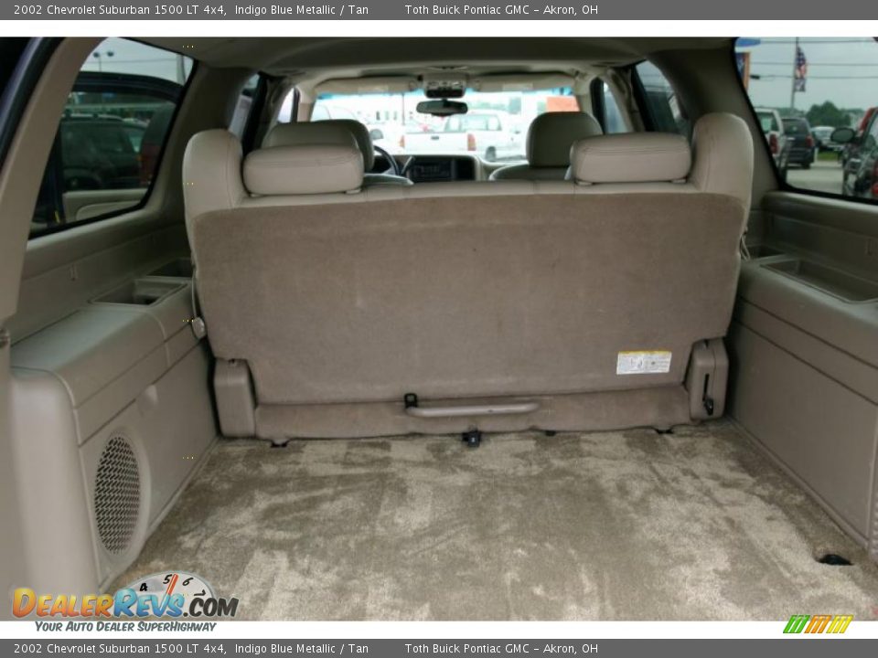 2002 Chevrolet Suburban 1500 LT 4x4 Indigo Blue Metallic / Tan Photo #17