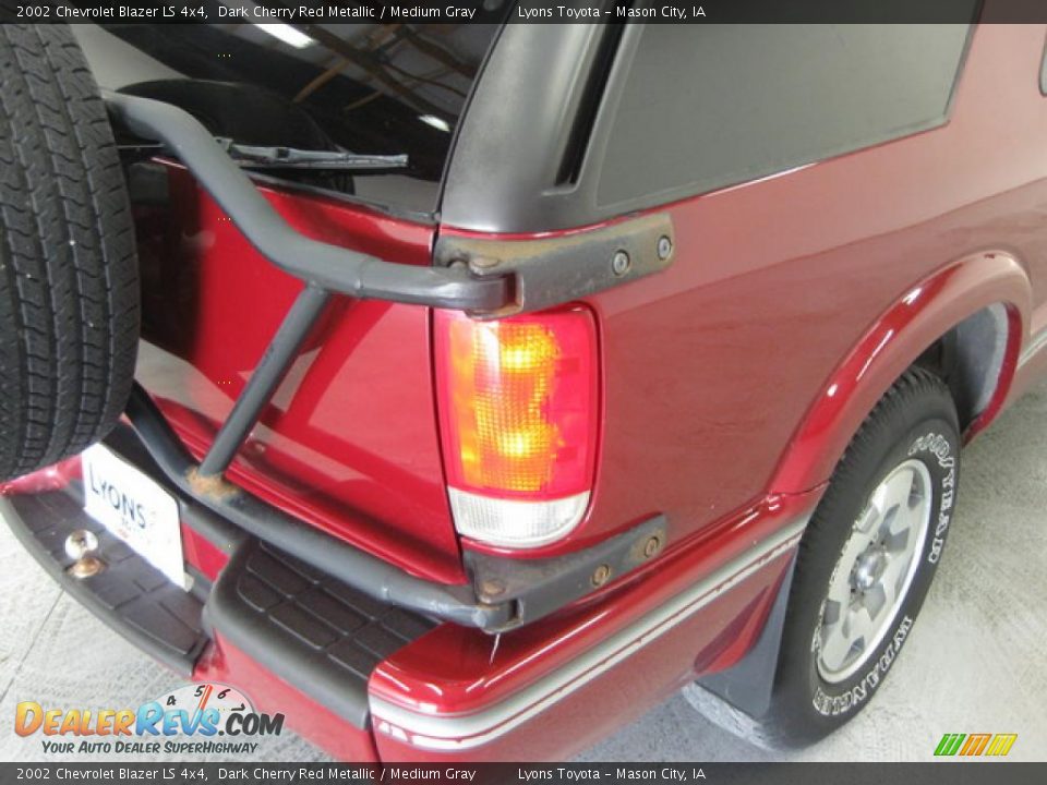 2002 Chevrolet Blazer LS 4x4 Dark Cherry Red Metallic / Medium Gray Photo #8