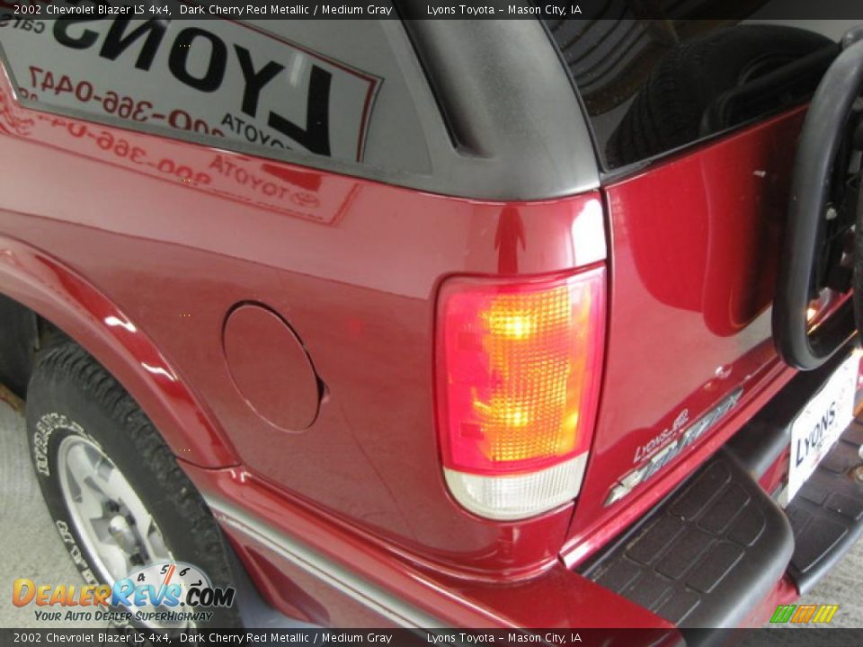2002 Chevrolet Blazer LS 4x4 Dark Cherry Red Metallic / Medium Gray Photo #9