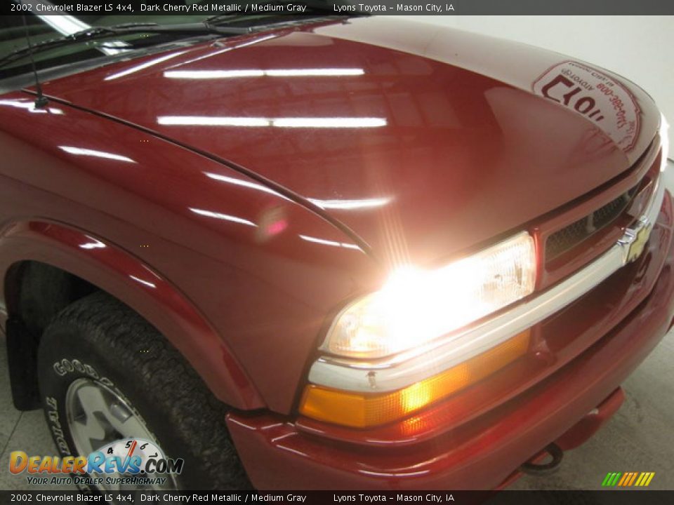 2002 Chevrolet Blazer LS 4x4 Dark Cherry Red Metallic / Medium Gray Photo #14