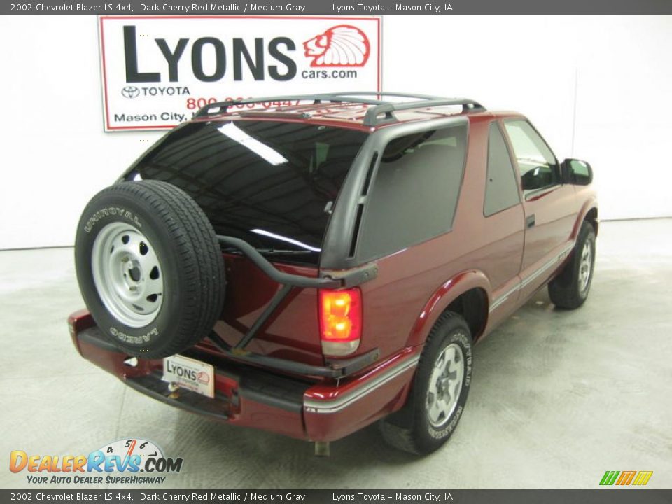 2002 Chevrolet Blazer LS 4x4 Dark Cherry Red Metallic / Medium Gray Photo #16