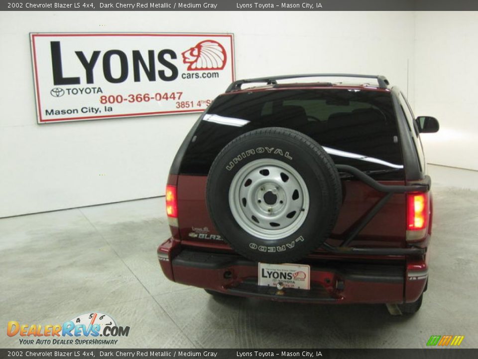 2002 Chevrolet Blazer LS 4x4 Dark Cherry Red Metallic / Medium Gray Photo #17