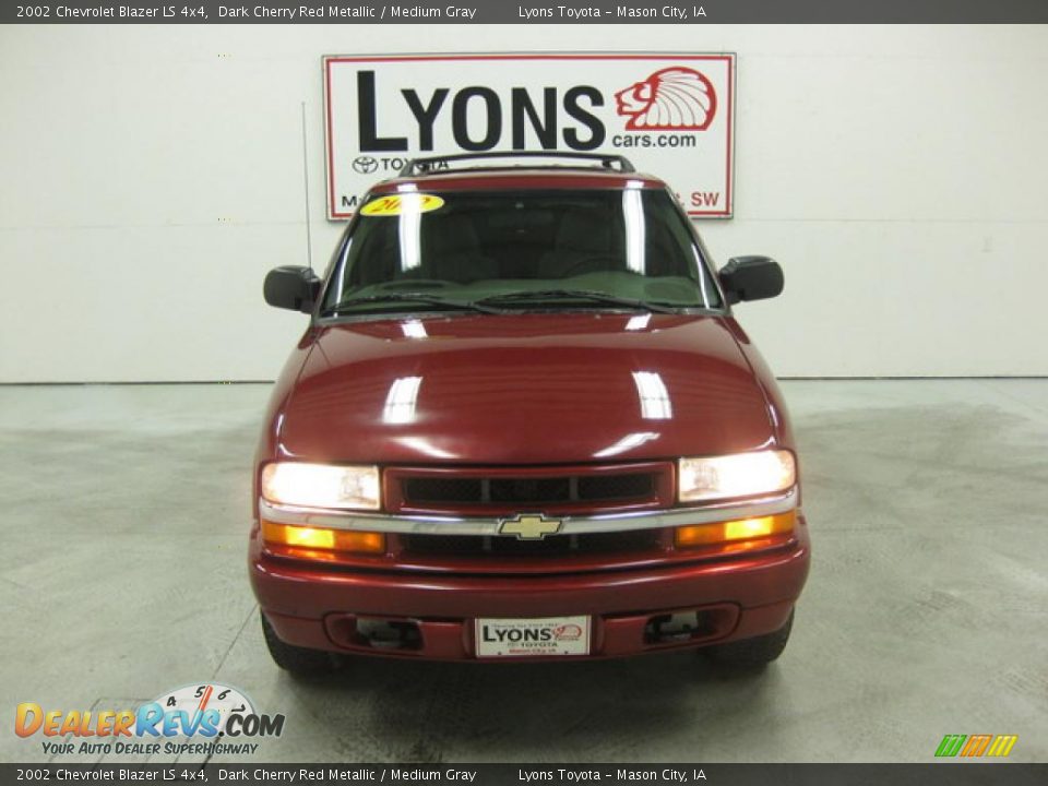 2002 Chevrolet Blazer LS 4x4 Dark Cherry Red Metallic / Medium Gray Photo #25