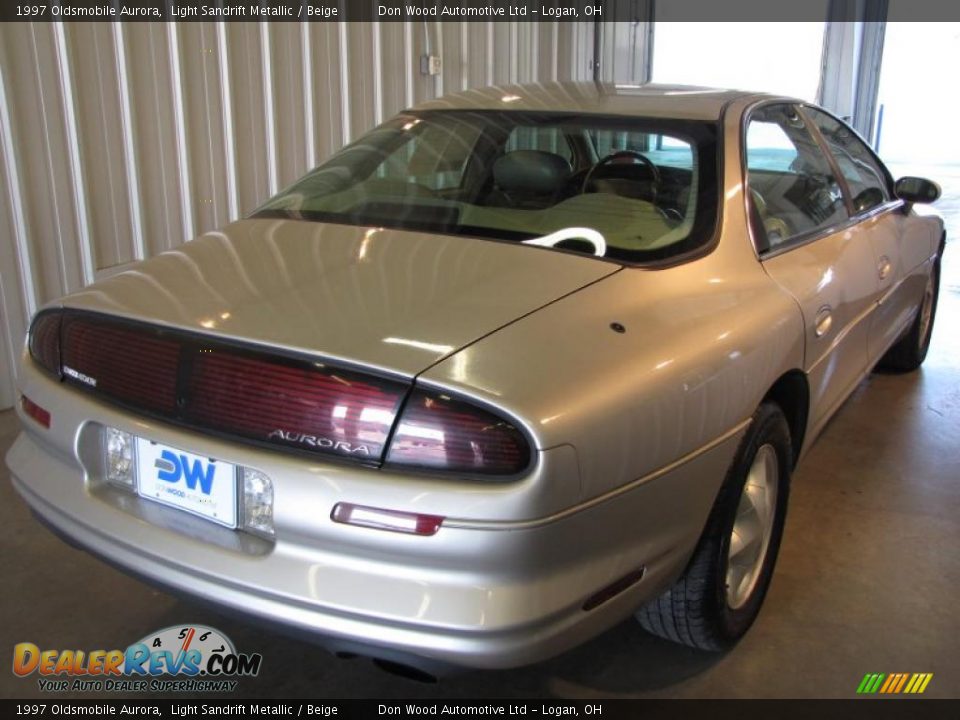 1997 Oldsmobile Aurora Light Sandrift Metallic / Beige Photo #4
