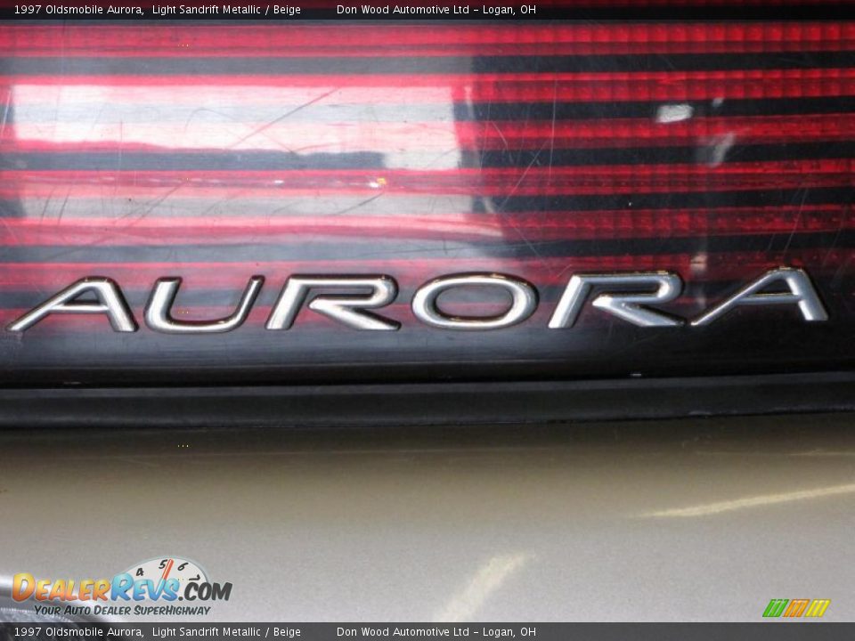 1997 Oldsmobile Aurora Light Sandrift Metallic / Beige Photo #7