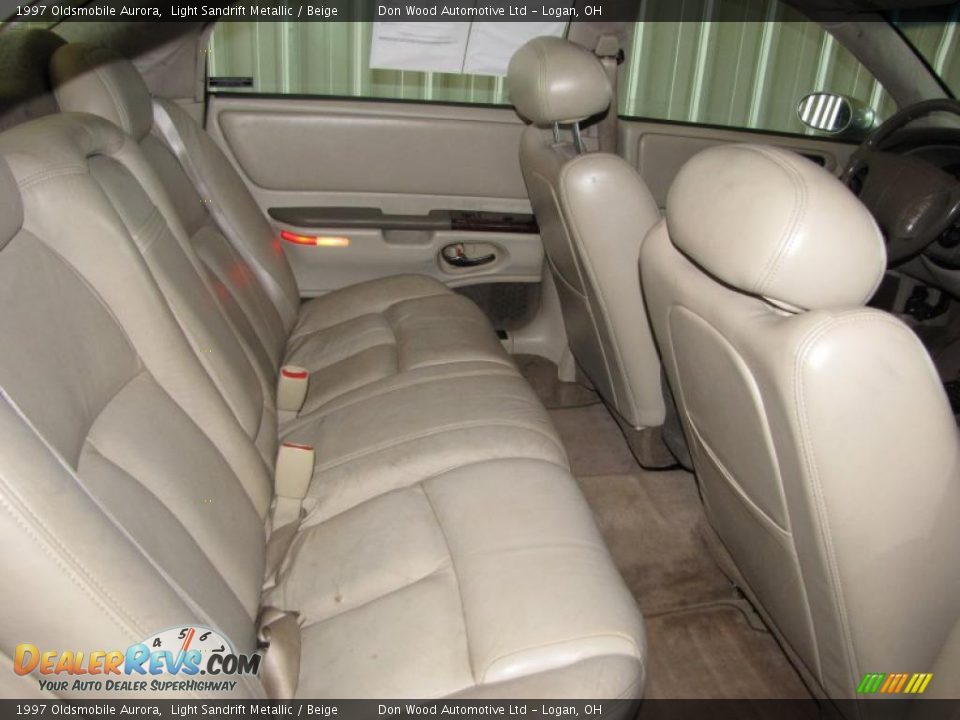 1997 Oldsmobile Aurora Light Sandrift Metallic / Beige Photo #10