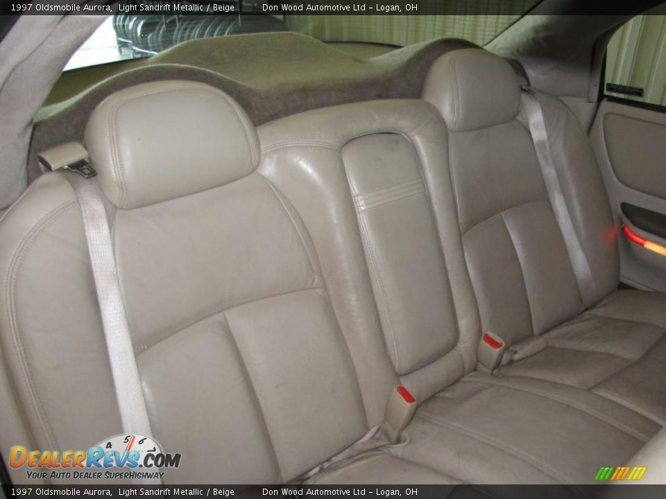 1997 Oldsmobile Aurora Light Sandrift Metallic / Beige Photo #12