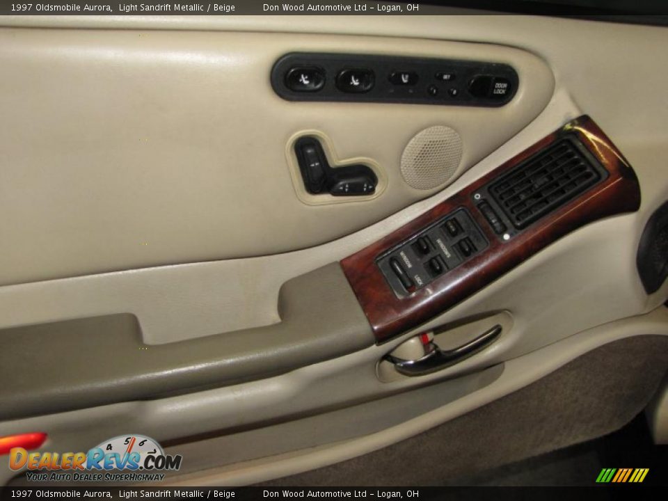1997 Oldsmobile Aurora Light Sandrift Metallic / Beige Photo #22