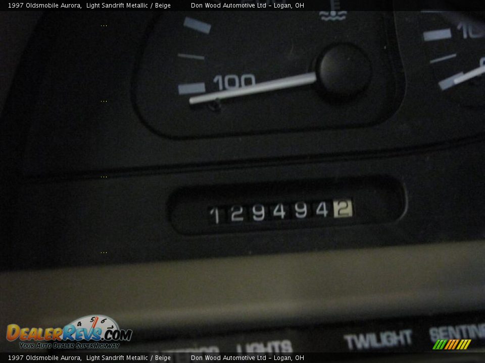 1997 Oldsmobile Aurora Light Sandrift Metallic / Beige Photo #24